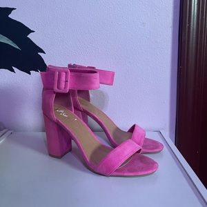 Fuchsia pink heels!!